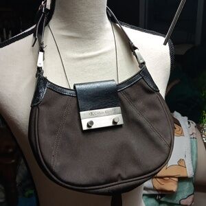Small Calvin Klein Bag. Guc minor wear priced accordingly $5